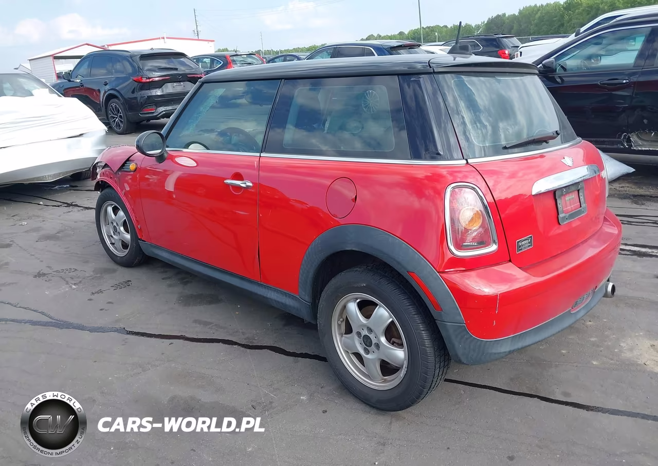 2008 Mini Cooper VIN:WMWMF33538TT65143 - 3