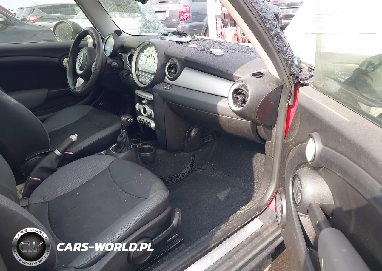 2008 Mini Cooper VIN:WMWMF33538TT65143 - 5