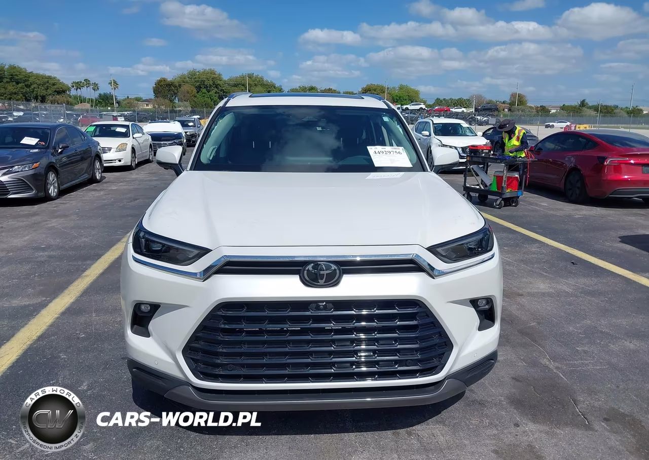 2025 Toyota Grand Highlander Limited VIN:5TDAAAA53SS020261 - 12