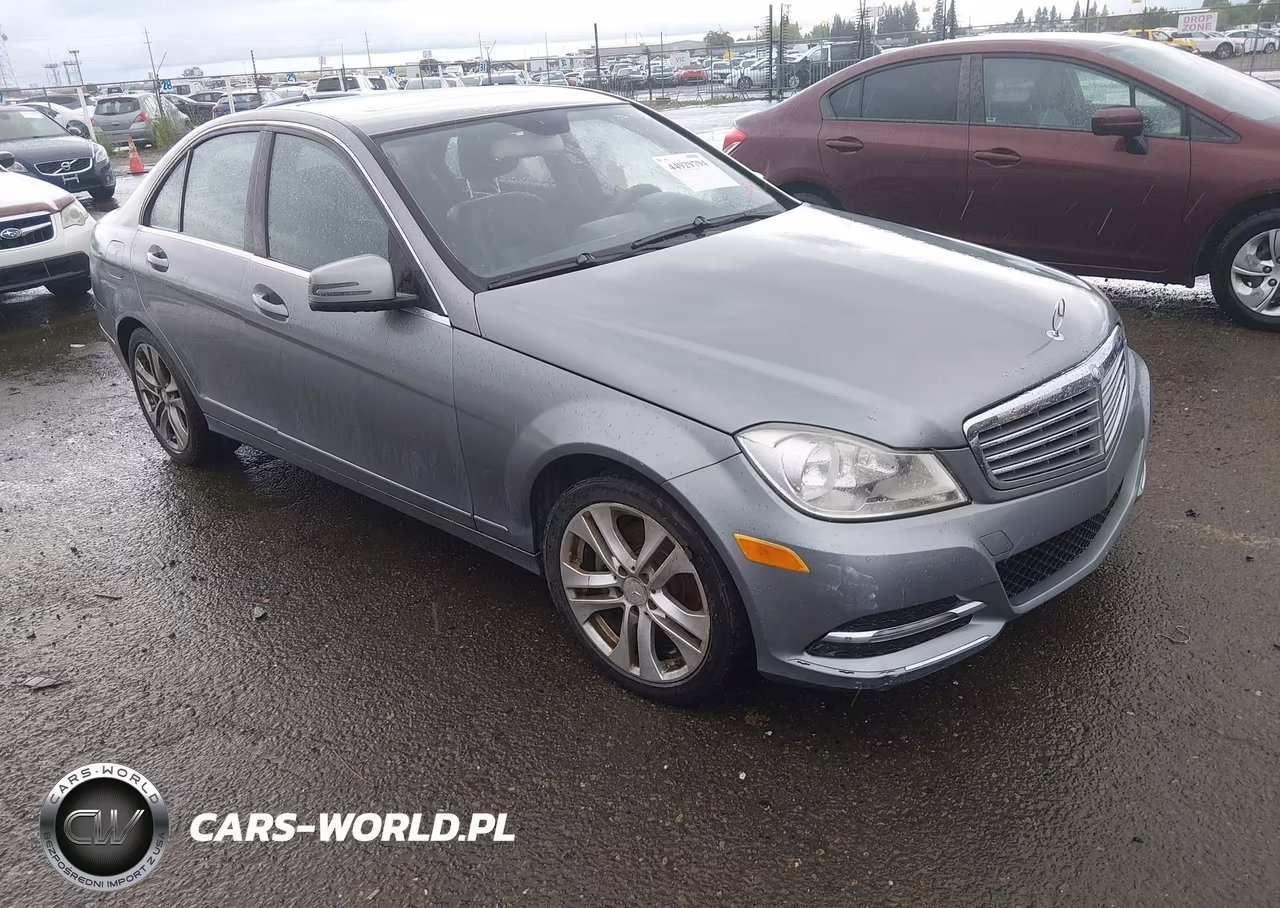 2012 Mercedes-Benz C 300 Luxury 4Matic