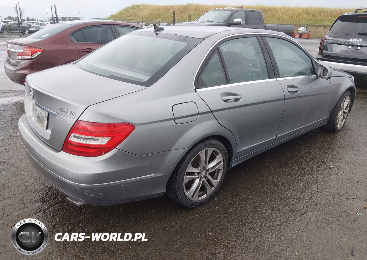 2012 Mercedes-Benz C 300 Luxury 4Matic VIN:WDDGF8BBXCR198229 - 4