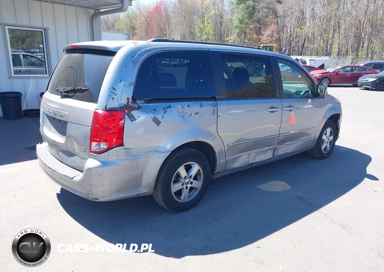 2013 Dodge Grand Caravan Sxt VIN:2C4RDGCG3DR627008 - 4