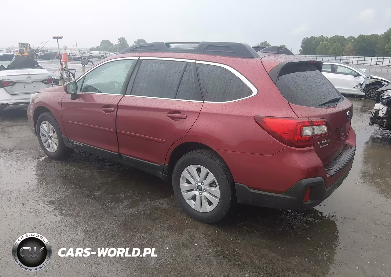 2018 Subaru Outback 2.5I Premium VIN:4S4BSACC5J3356423 - 3