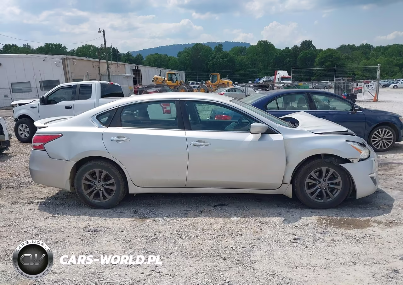 2015 Nissan Altima 2.5 S VIN:1N4AL3APXFC223300 - 14