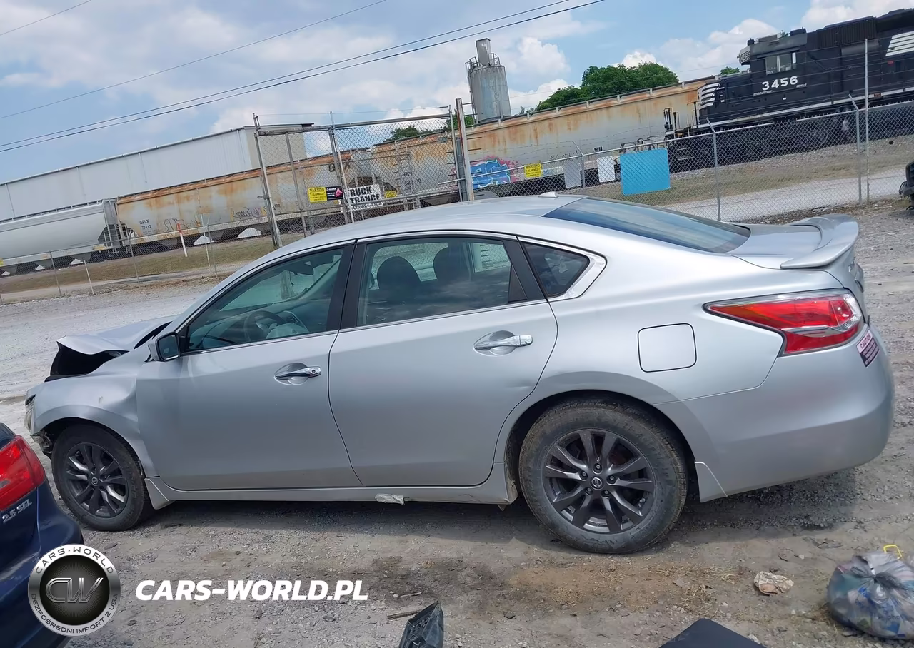 2015 Nissan Altima 2.5 S VIN:1N4AL3APXFC223300 - 15