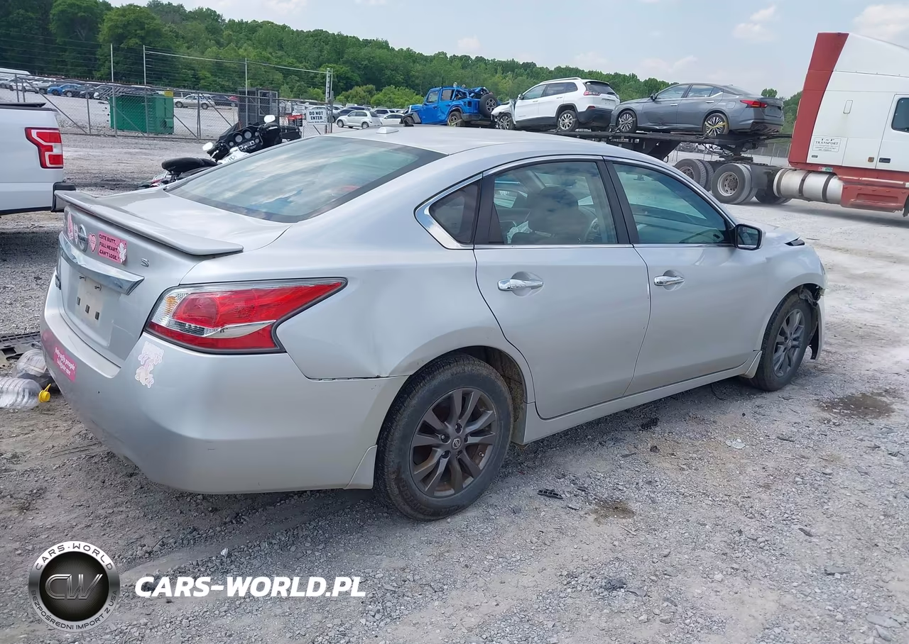 2015 Nissan Altima 2.5 S VIN:1N4AL3APXFC223300 - 4