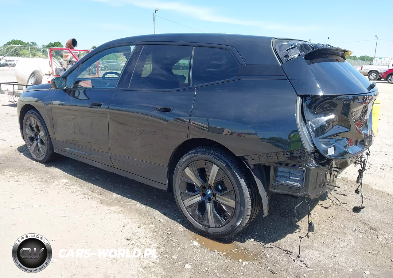 2024 BMW Ix xDrive50 VIN:WB523CF03RCP30422 - 3