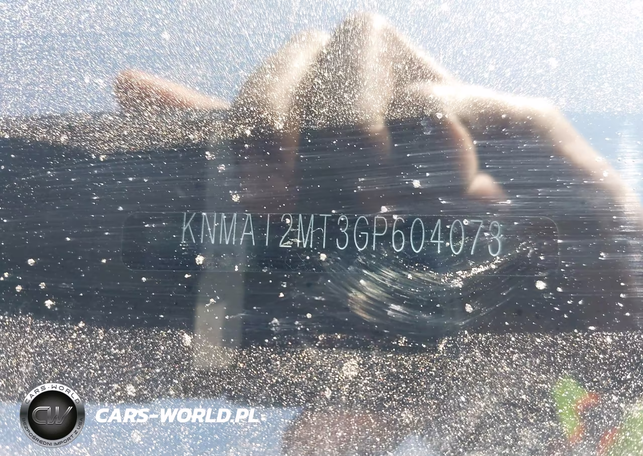 2016 Nissan Rogue S VIN:KNMAT2MT3GP604073 - 9
