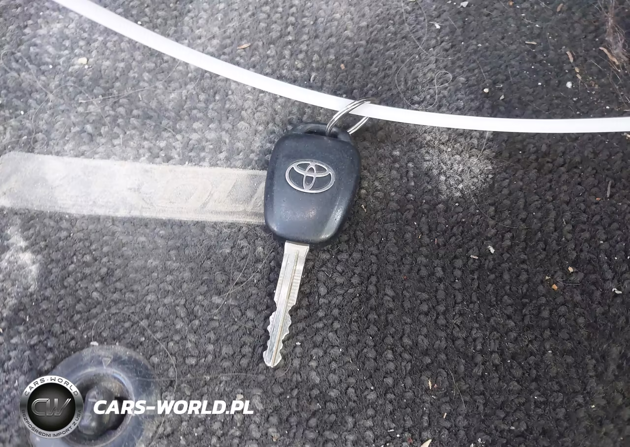 2017 Toyota Corolla Le VIN:5YFBURHE1HP600397 - 11