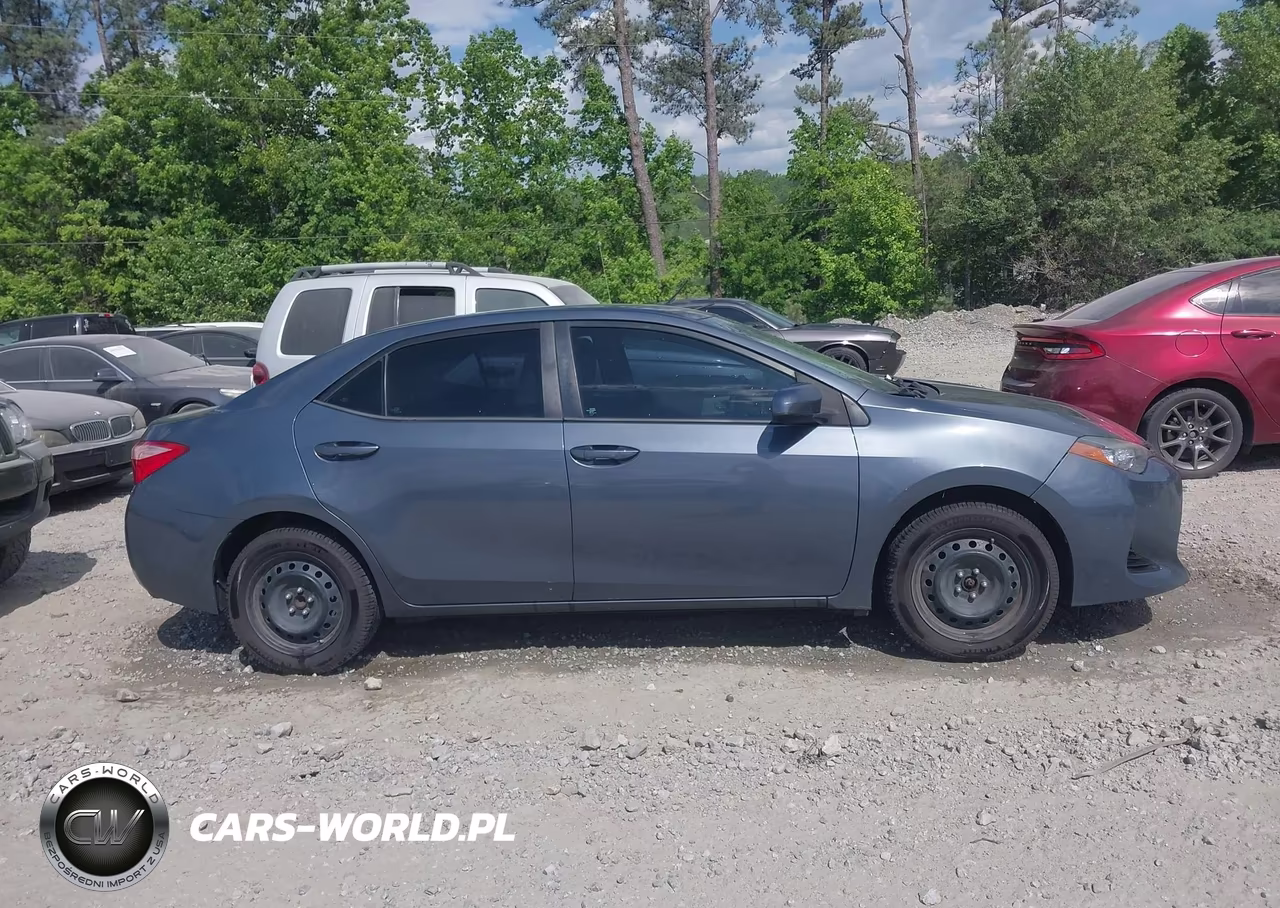 2017 Toyota Corolla Le VIN:5YFBURHE1HP600397 - 13