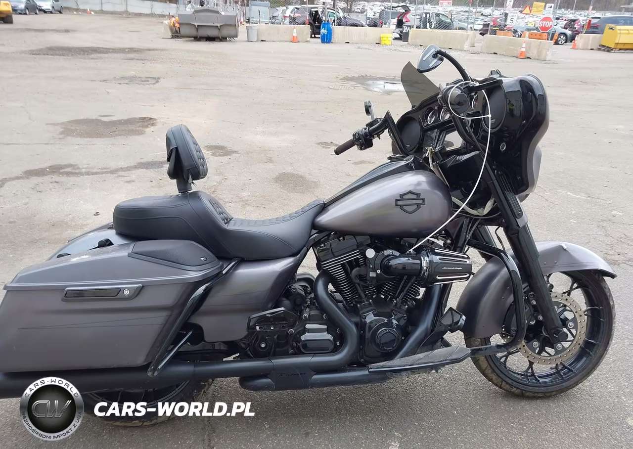 2016 Harley-Davidson Flhxs Street Glide Special VIN:1HD1KRM16GB617728 - 12
