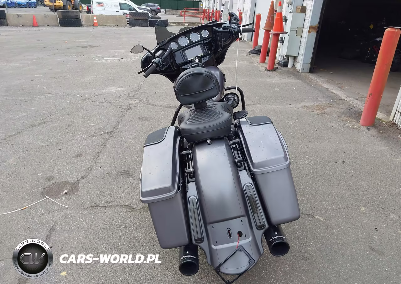 2016 Harley-Davidson Flhxs Street Glide Special VIN:1HD1KRM16GB617728 - 6