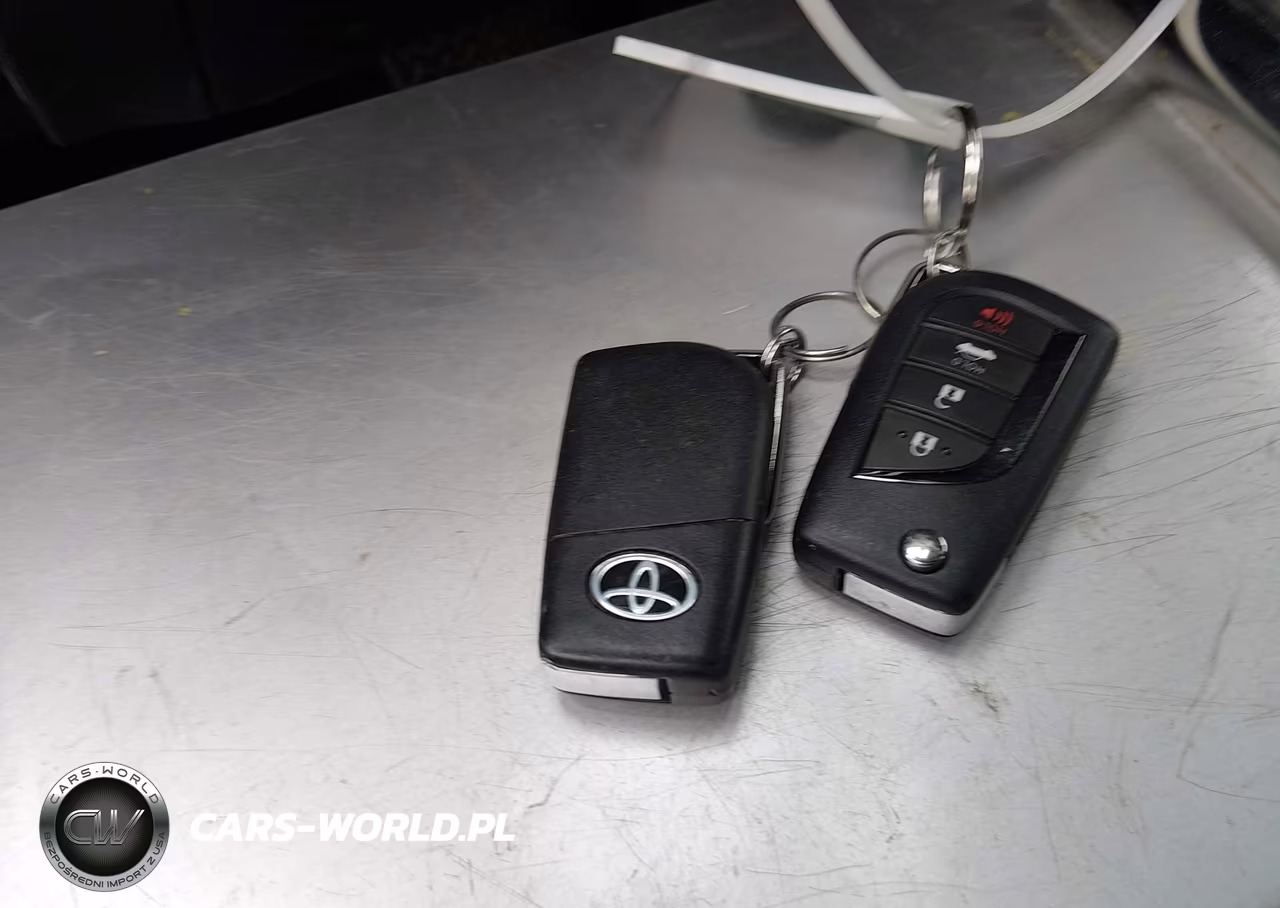 2020 Toyota Camry Le Awd VIN:4T1C11BK9LU008704 - 11