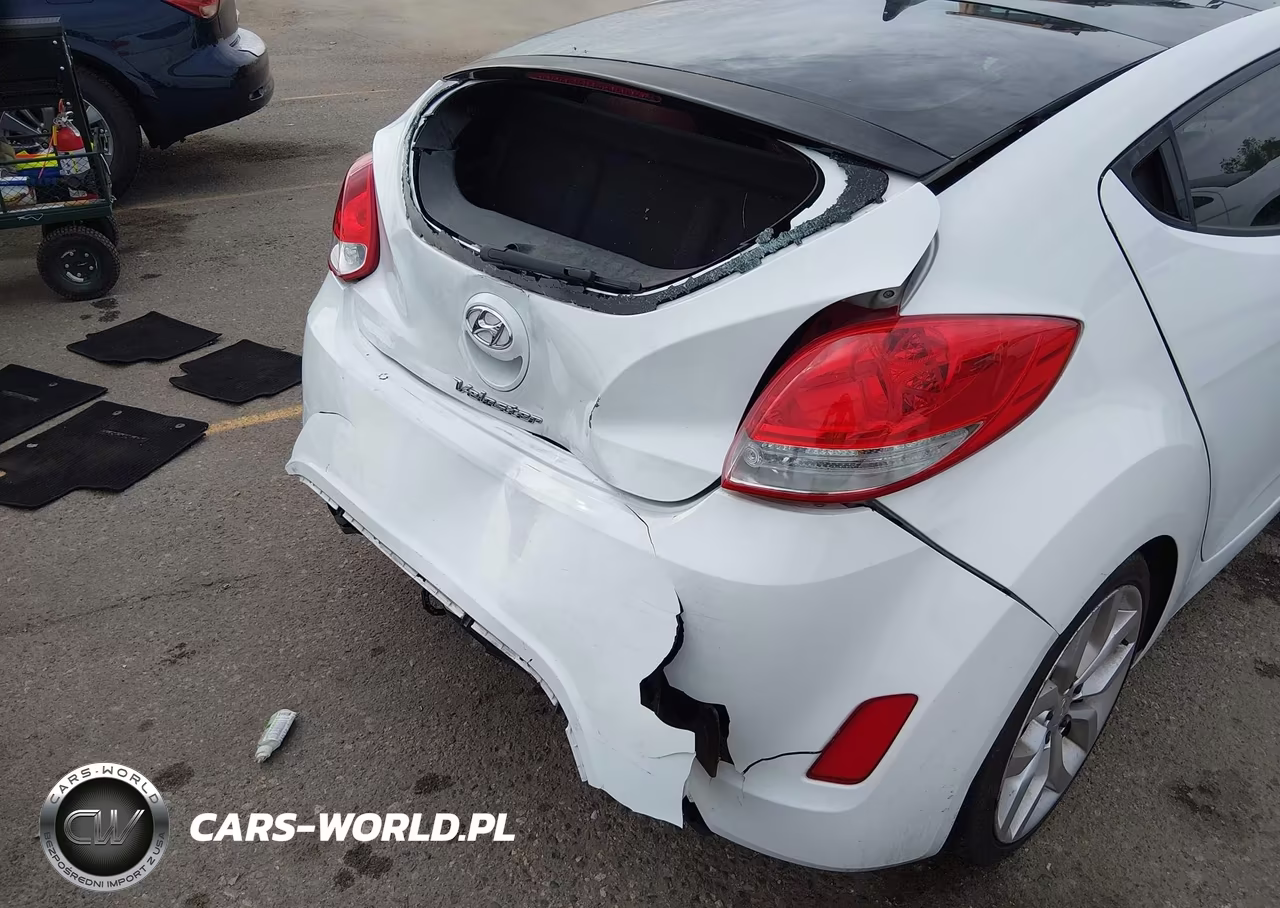2012 Hyundai Veloster Base W-Red-Black VIN:KMHTC6AD5CU071731 - 11