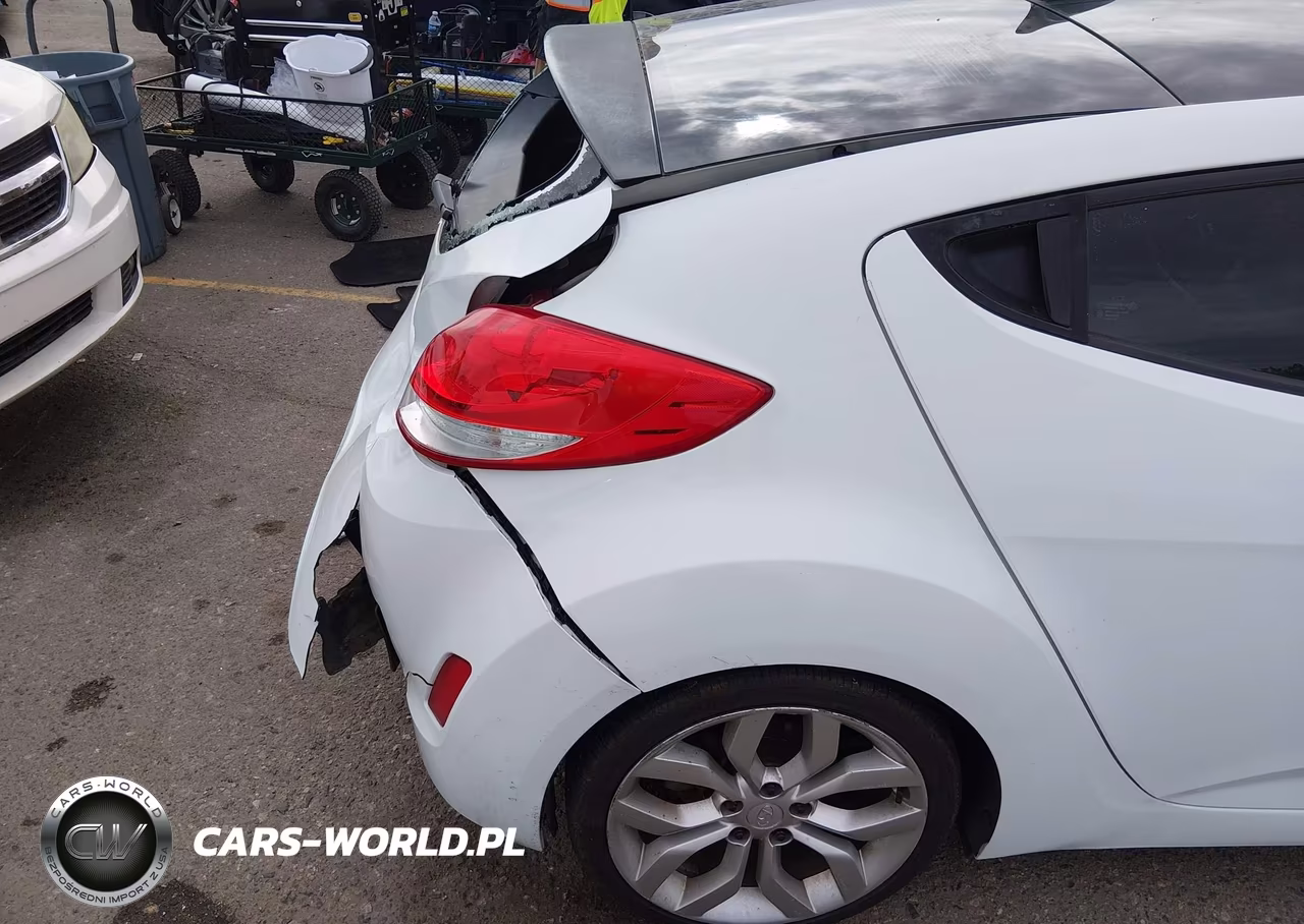 2012 Hyundai Veloster Base W-Red-Black VIN:KMHTC6AD5CU071731 - 12