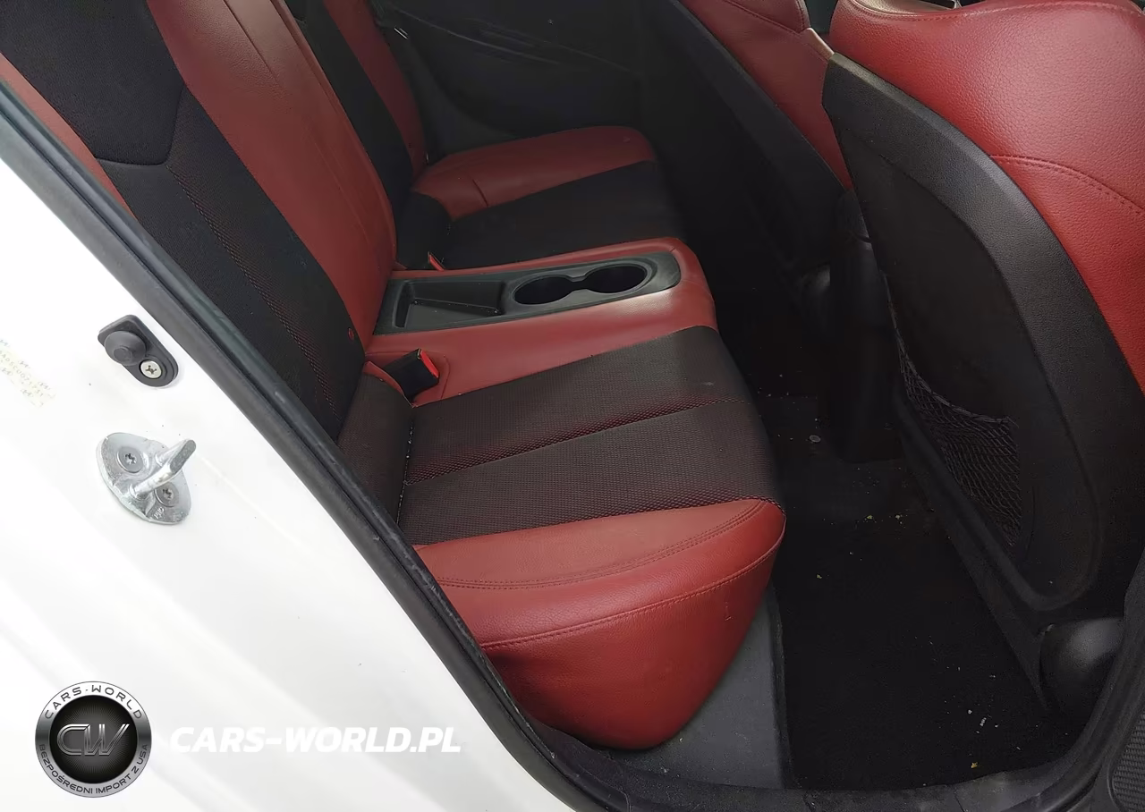 2012 Hyundai Veloster Base W-Red-Black VIN:KMHTC6AD5CU071731 - 8