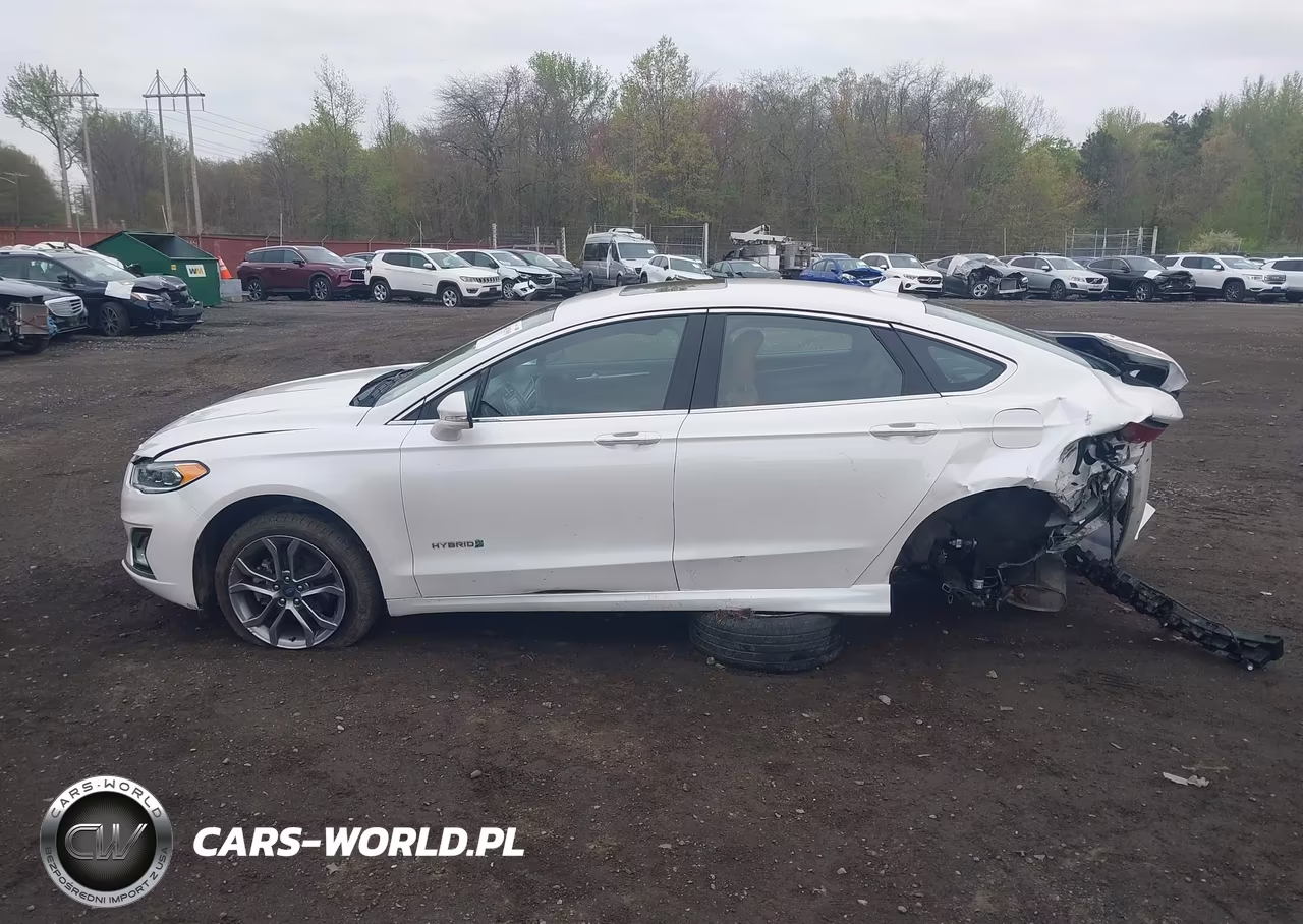 2019 Ford Fusion Hybrid Titanium VIN:3FA6P0RU9KR212786 - 14