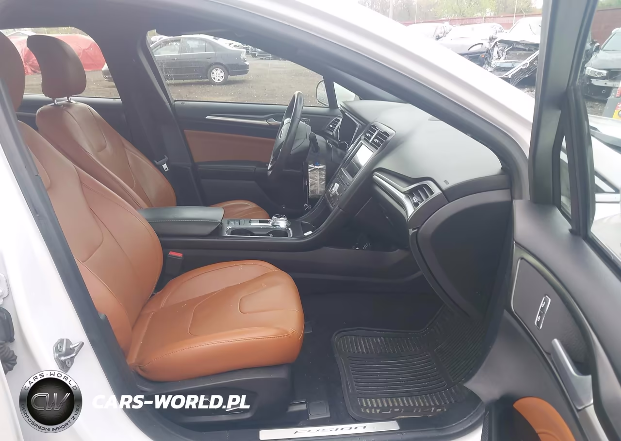 2019 Ford Fusion Hybrid Titanium VIN:3FA6P0RU9KR212786 - 5
