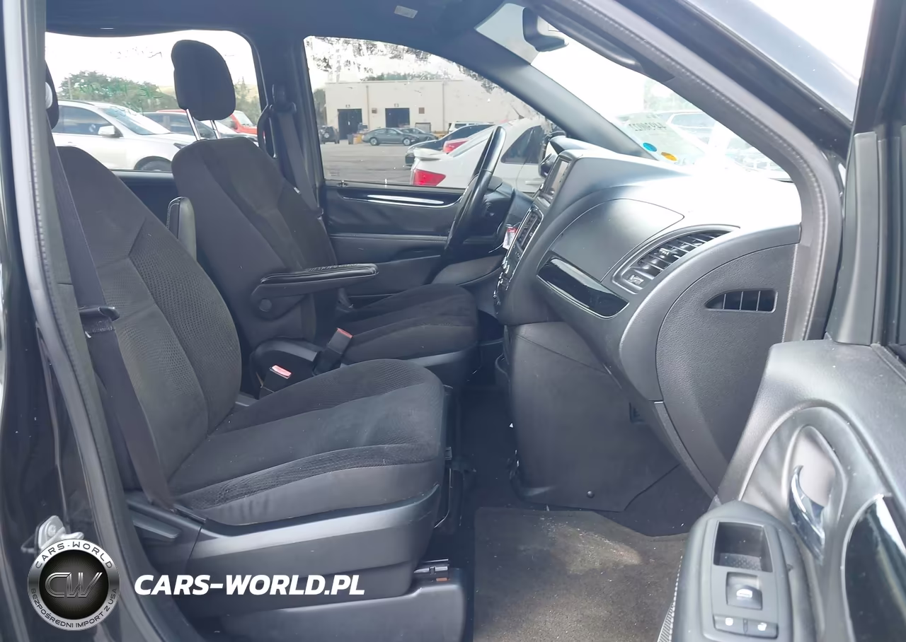 2018 Dodge Grand Caravan Se Plus VIN:2C4RDGBG5JR184289 - 5