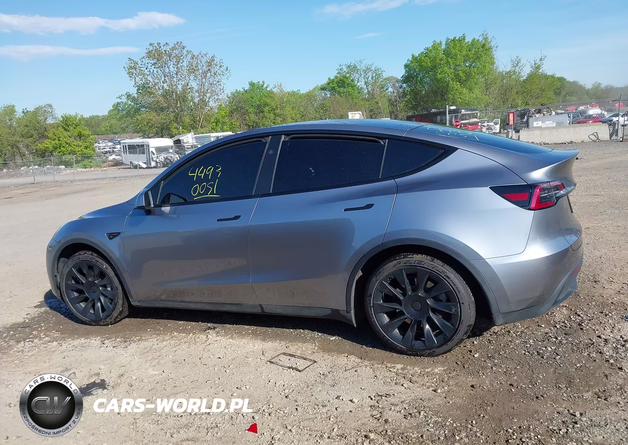 2024 Tesla Model Y Long Range Dual Motor All-Wheel Drive VIN:7SAYGDEE8RA299293 - 13