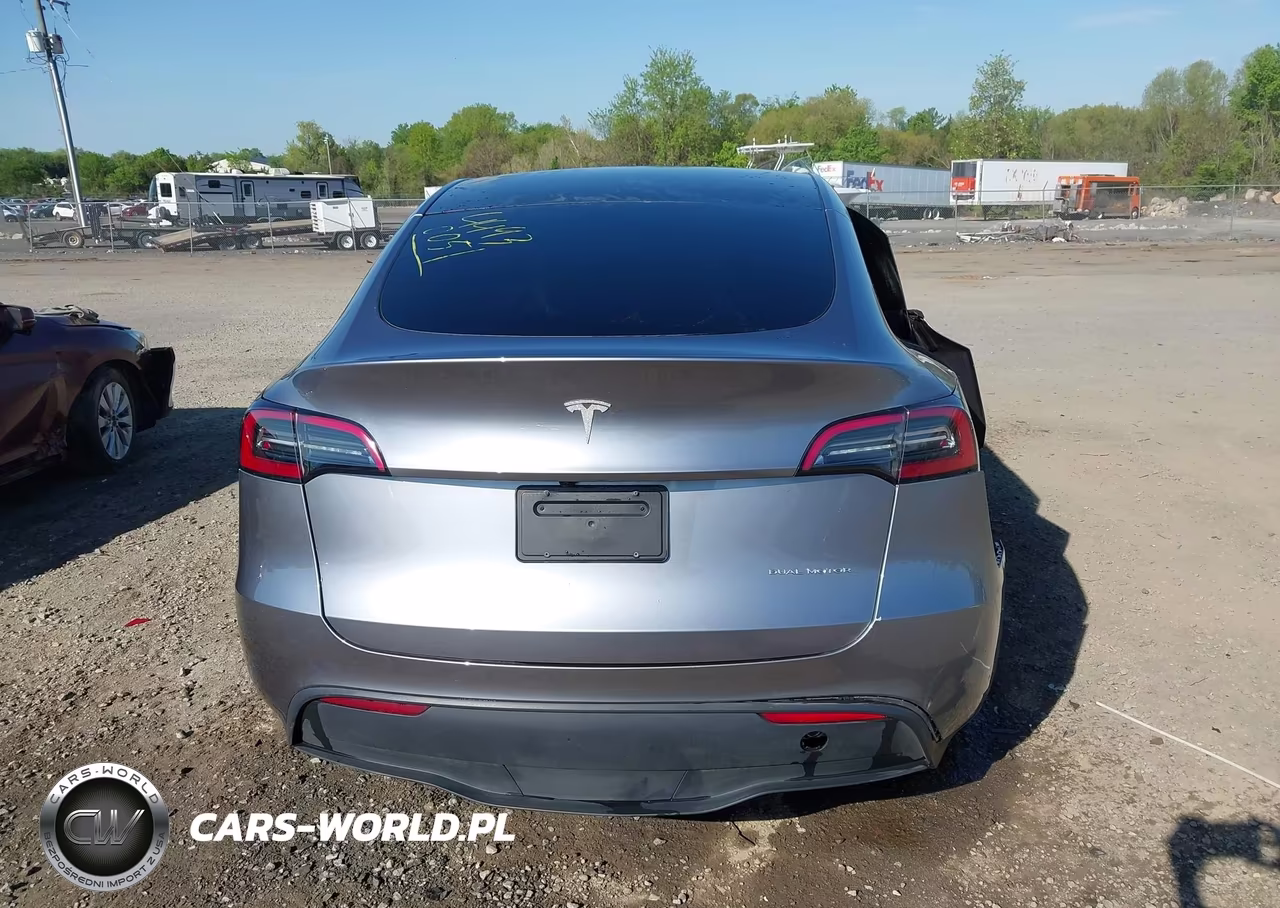 2024 Tesla Model Y Long Range Dual Motor All-Wheel Drive VIN:7SAYGDEE8RA299293 - 15