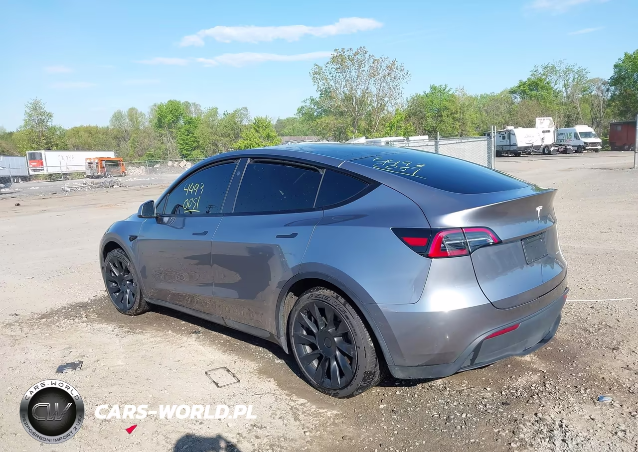2024 Tesla Model Y Long Range Dual Motor All-Wheel Drive VIN:7SAYGDEE8RA299293 - 3