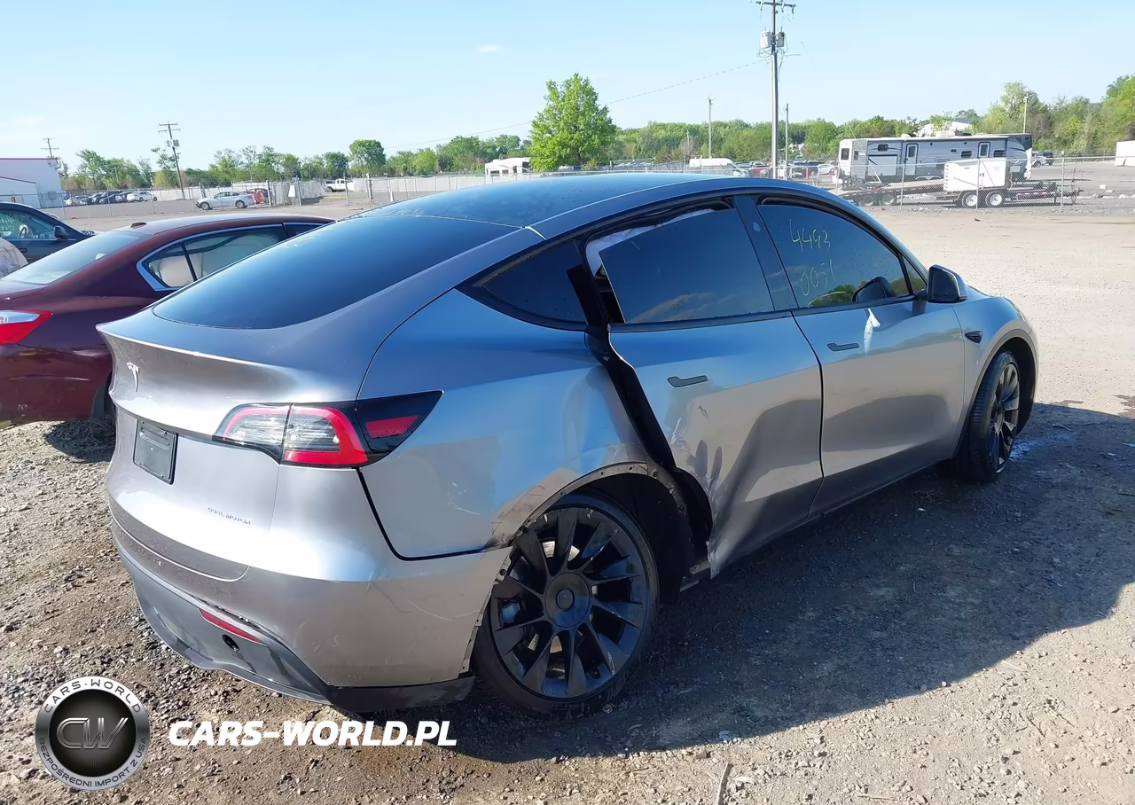 2024 Tesla Model Y Long Range Dual Motor All-Wheel Drive VIN:7SAYGDEE8RA299293 - 4