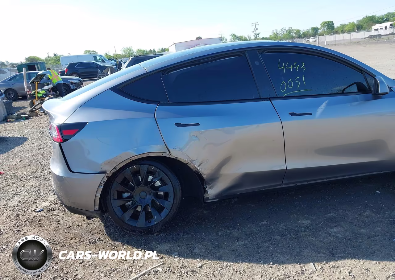 2024 Tesla Model Y Long Range Dual Motor All-Wheel Drive VIN:7SAYGDEE8RA299293 - 6