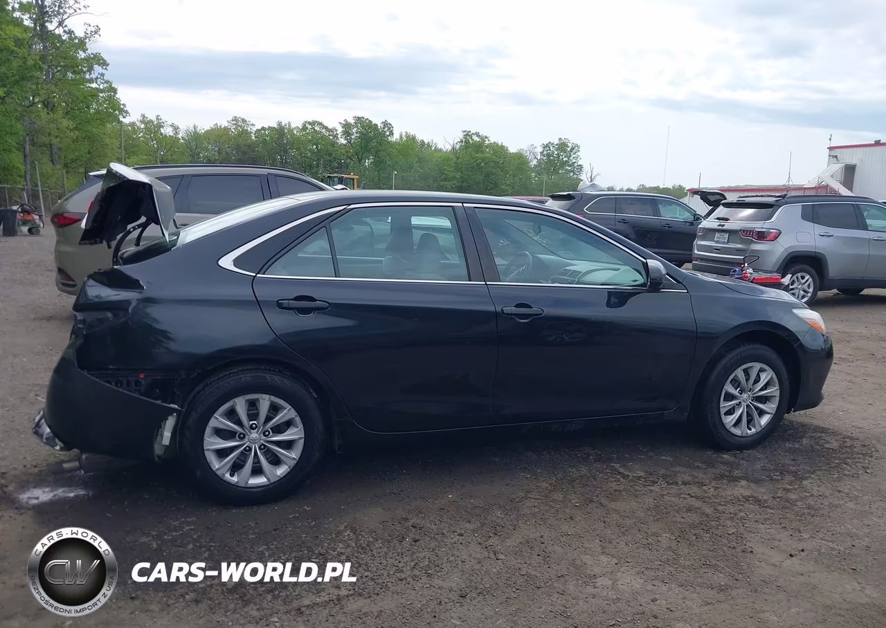 2017 Toyota Camry Le VIN:4T1BF1FKXHU779591 - 13