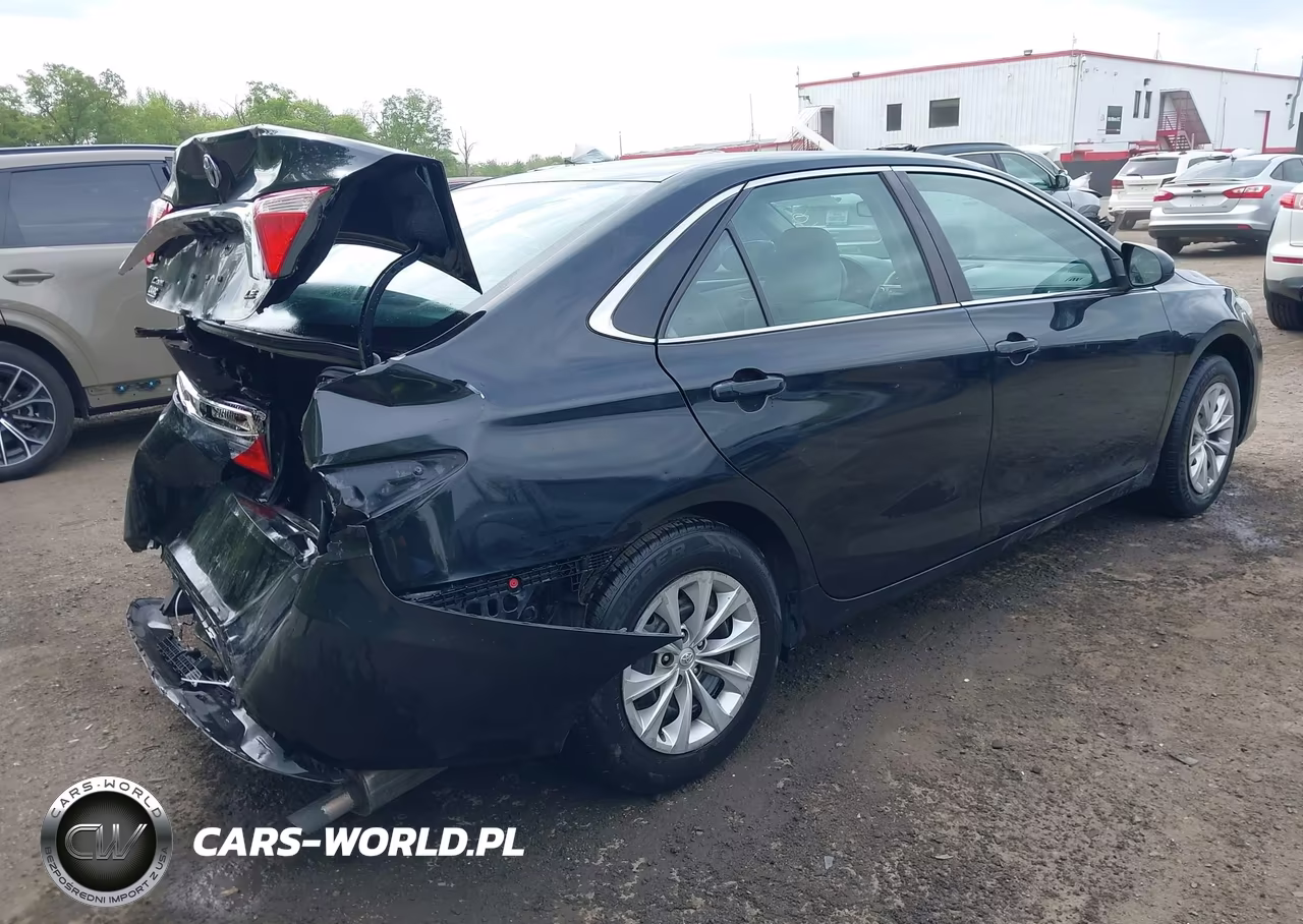 2017 Toyota Camry Le VIN:4T1BF1FKXHU779591 - 4