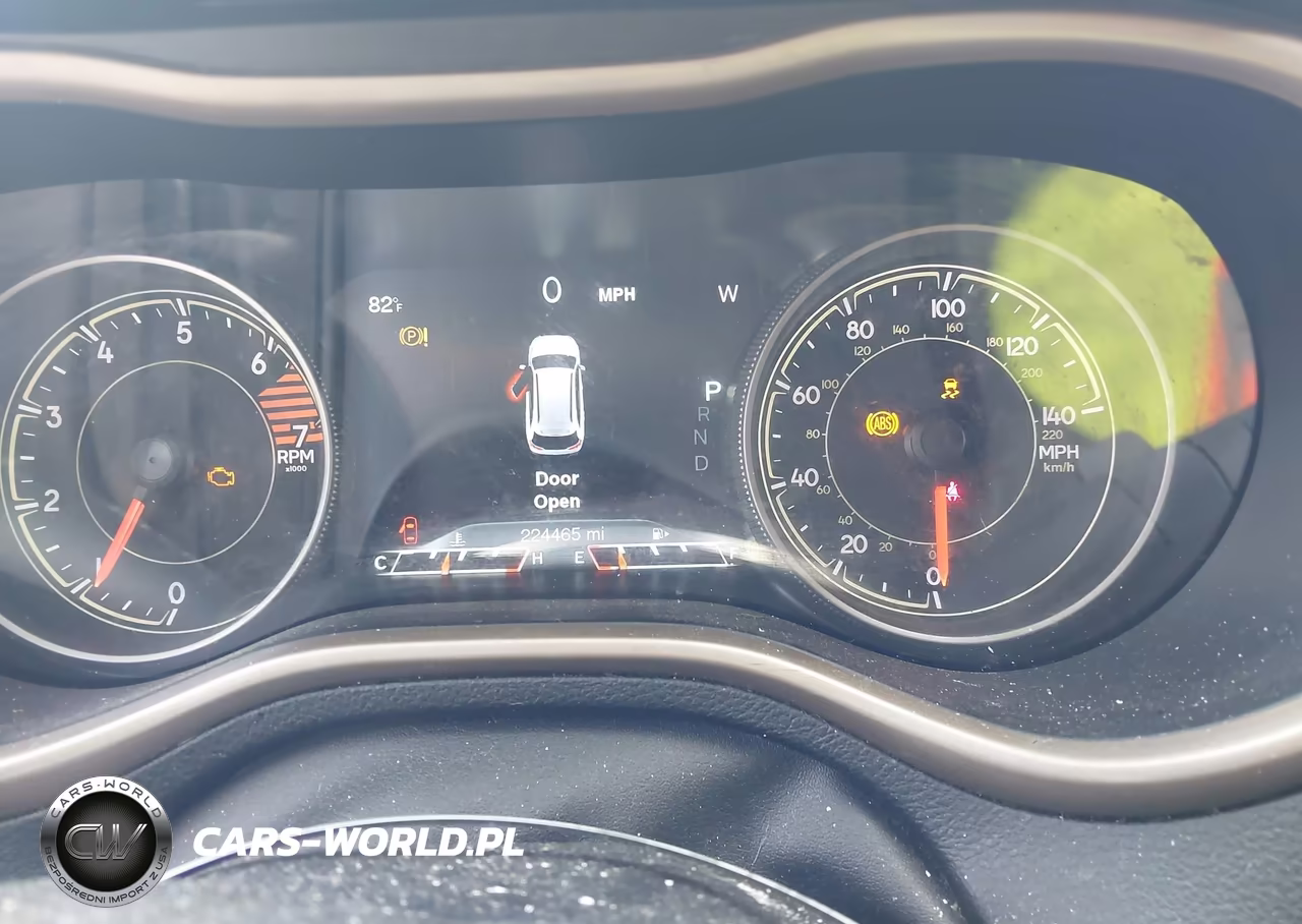 2017 Jeep Cherokee Limited 4X4 VIN:1C4PJMDB3HW563096 - 7
