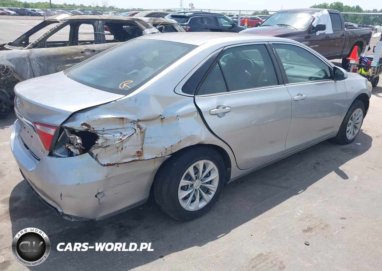 2016 Toyota Camry Le VIN:4T1BF1FK6GU142745 - 4