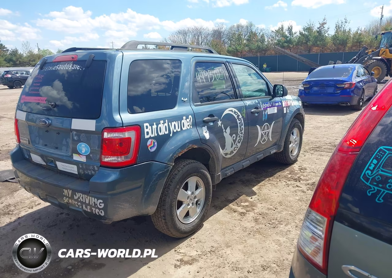2011 Ford Escape Xlt VIN:1FMCU0D74BKC60686 - 4