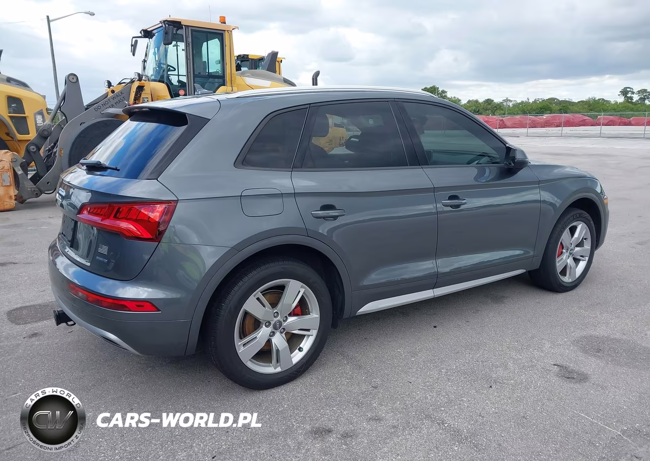 2018 Audi Q5 2.0T Premium-2.0T Tech Premium VIN:WA1ANAFY6J2012744 - 4