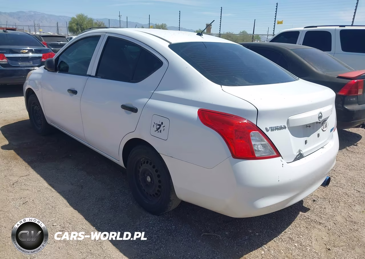 2014 Nissan Versa 1.6 S VIN:3N1CN7AP7EL843841 - 3