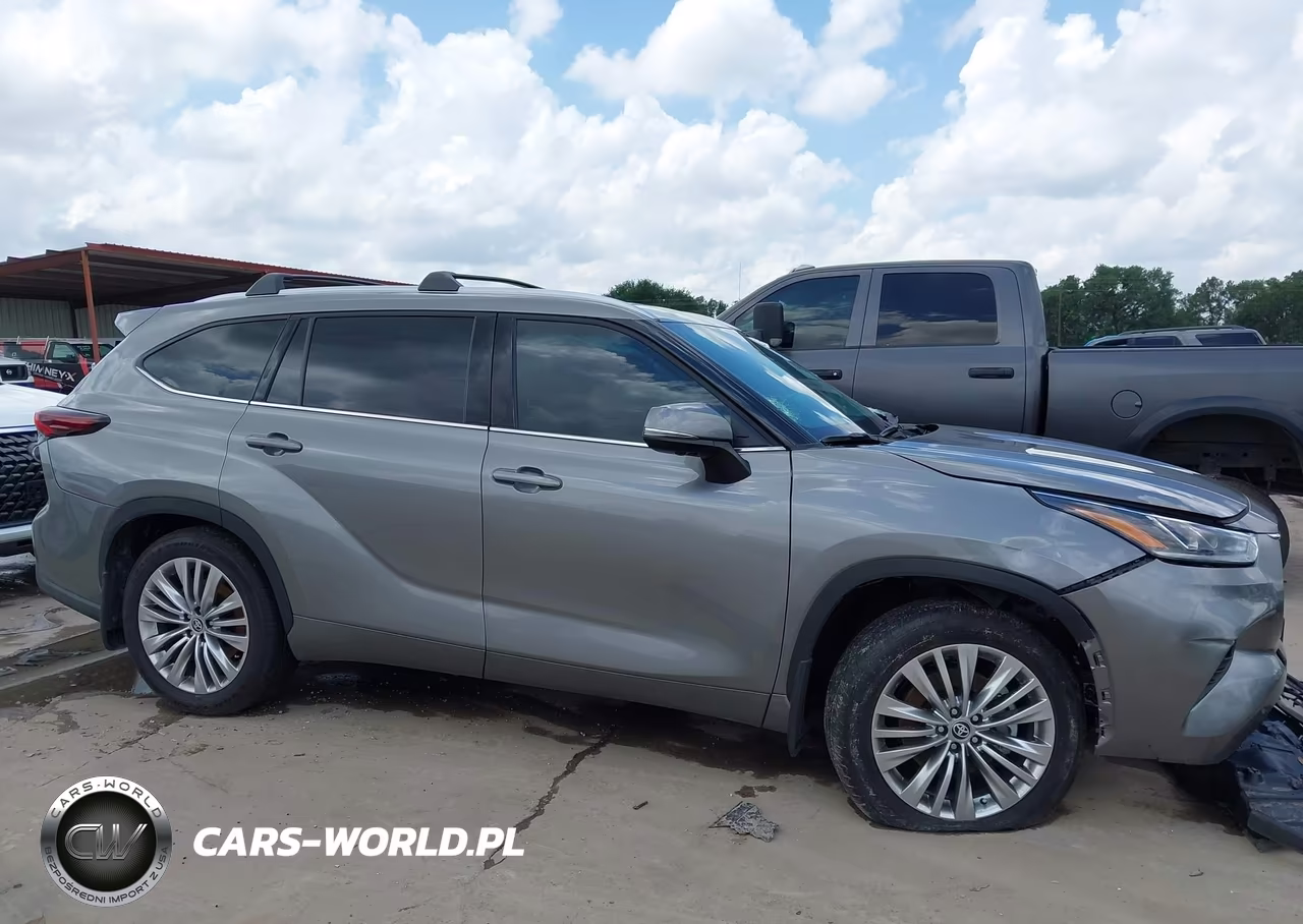 2026 Toyota Highlander Platinum VIN:5TDKDRBH7TS599159 - 13