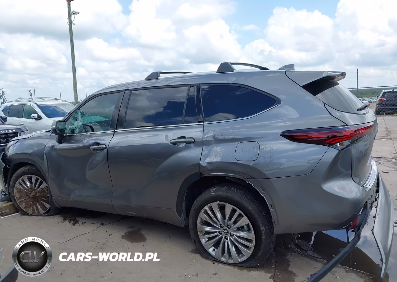 2026 Toyota Highlander Platinum VIN:5TDKDRBH7TS599159 - 14