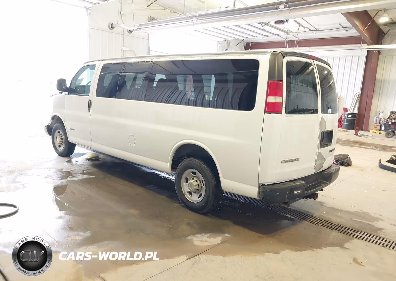 2003 Chevrolet Express VIN:1GAGG29U531124171 - 3