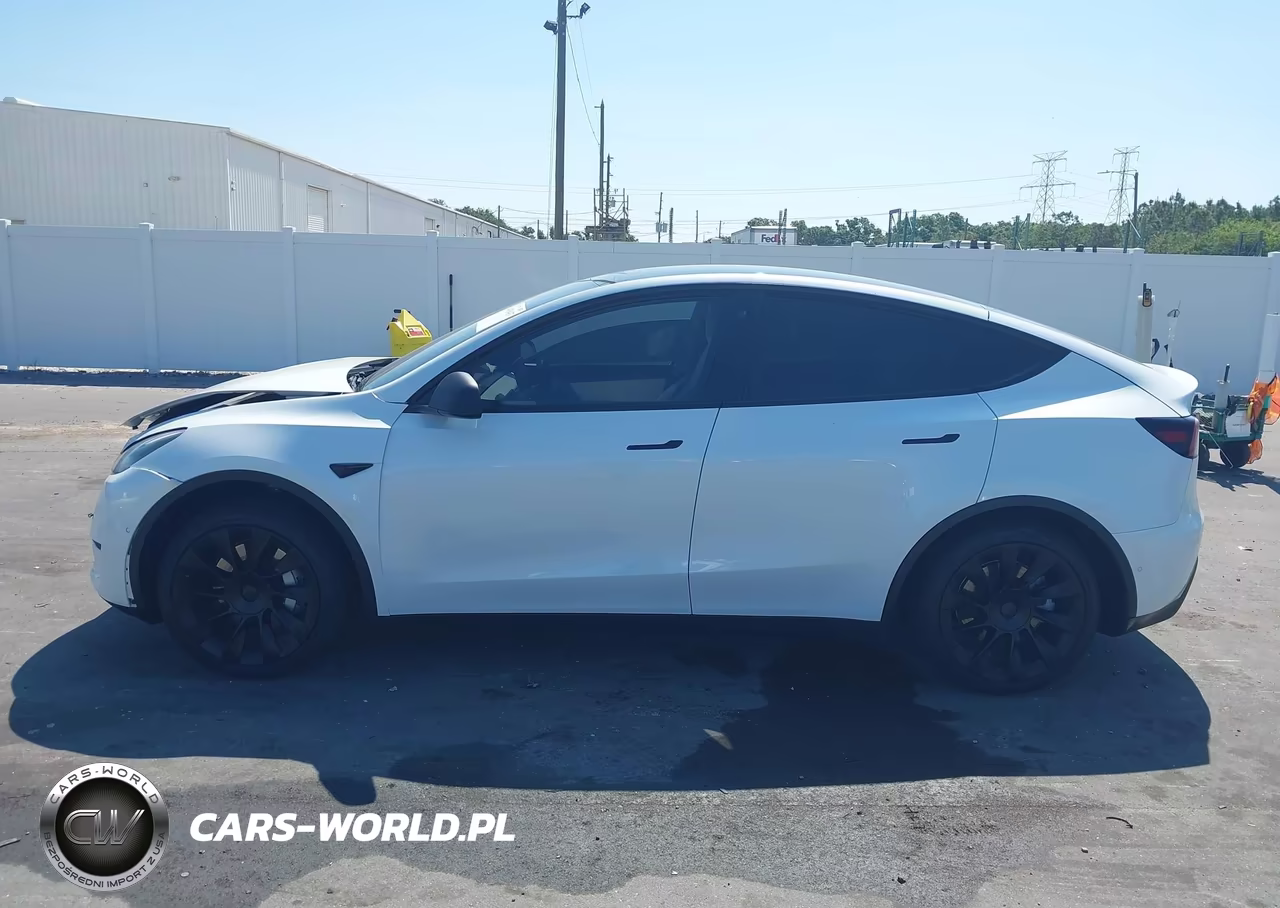 2021 Tesla Model Y Standard Range Rear-Wheel Drive VIN:5YJYGDED2MF174998 - 14