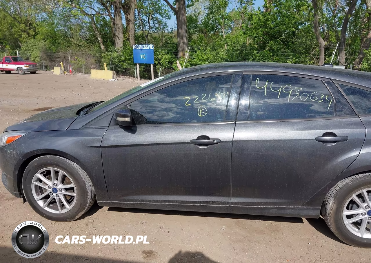 2017 Ford Focus Se VIN:1FADP3K20HL222647 - 14