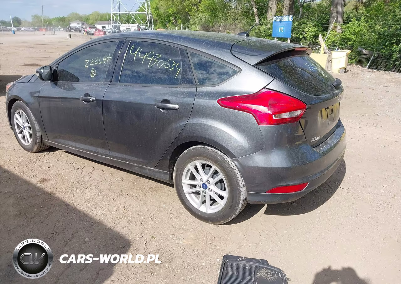 2017 Ford Focus Se VIN:1FADP3K20HL222647 - 3