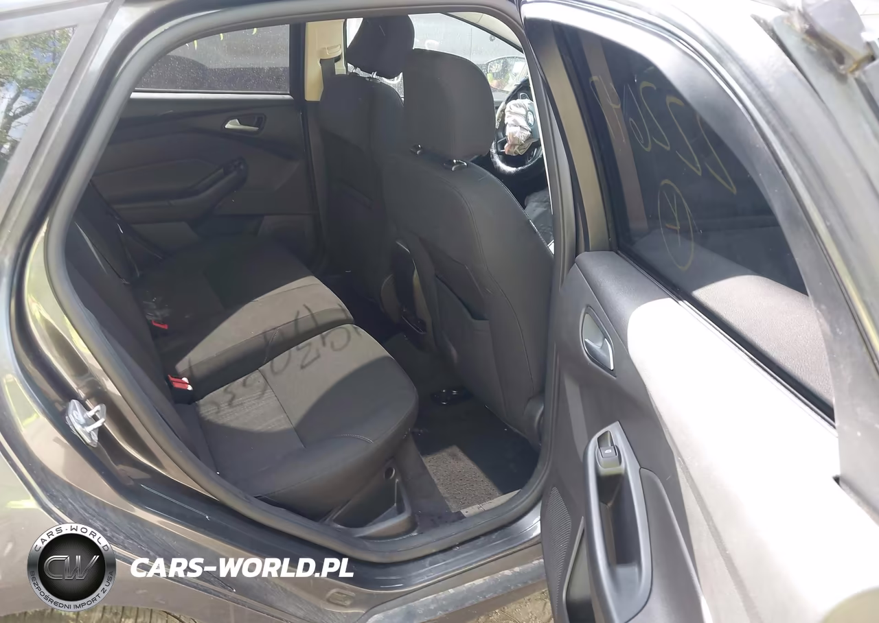 2017 Ford Focus Se VIN:1FADP3K20HL222647 - 8