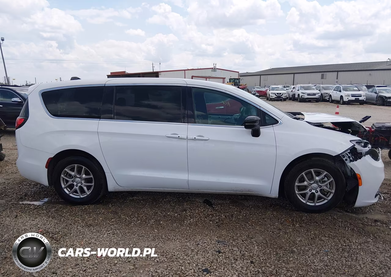 2025 Chrysler Pacifica Select VIN:2C4RC1BG7SR597767 - 14
