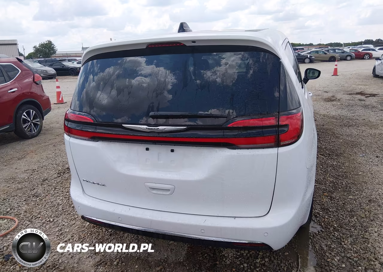 2025 Chrysler Pacifica Select VIN:2C4RC1BG7SR597767 - 17