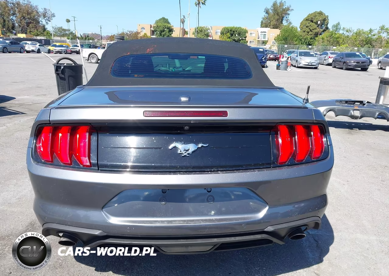 2022 Ford Mustang Ecoboost Premium VIN:1FATP8UH0N5120338 - 17