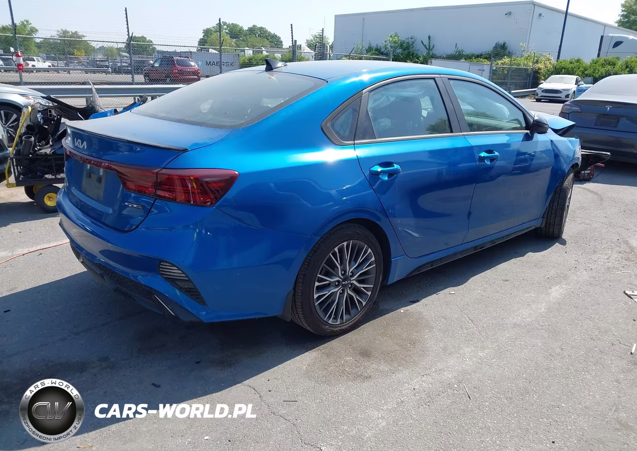 2023 Kia Forte Gt-Line VIN:3KPF54ADXPE513116 - 4