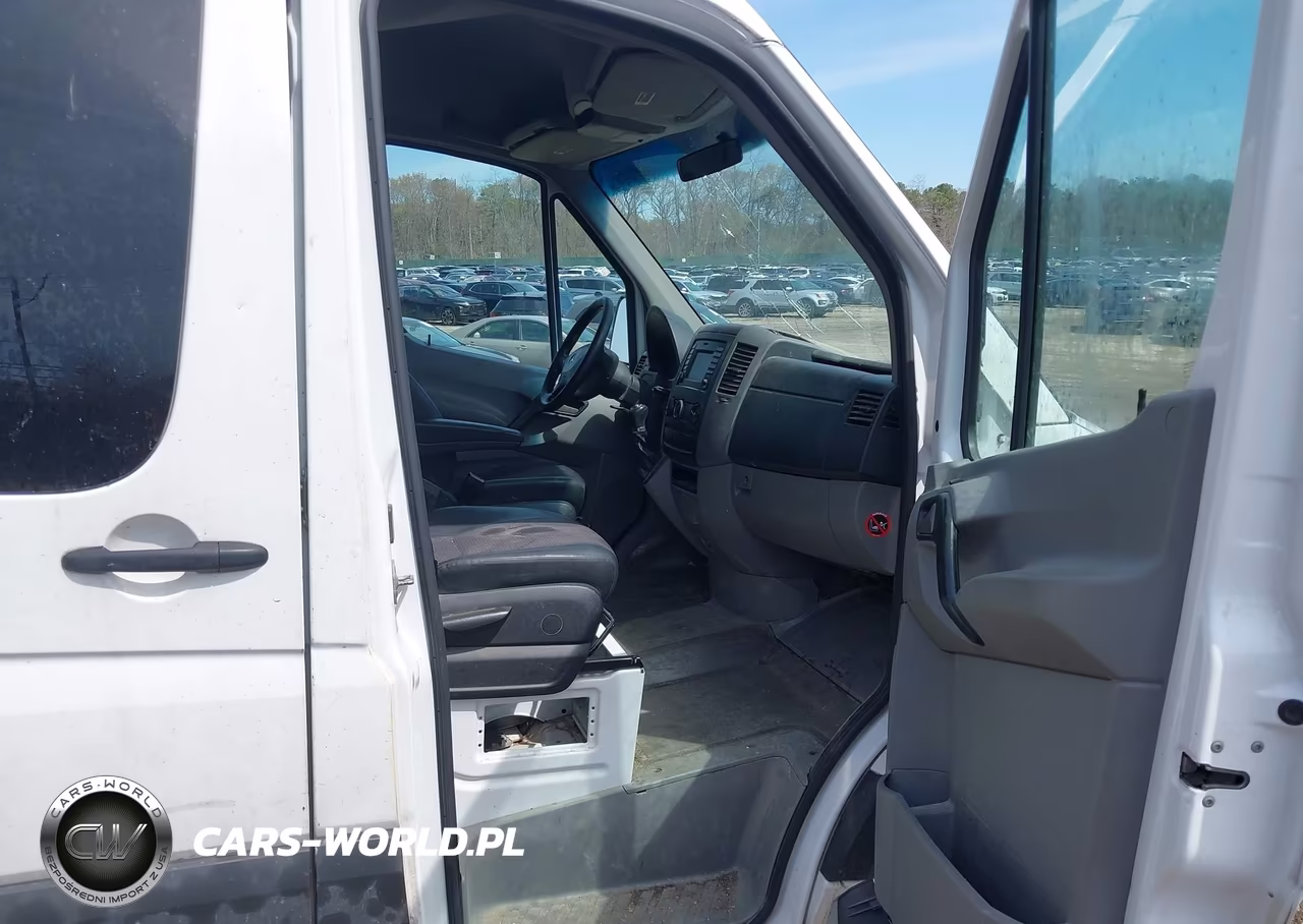 2017 Mercedes-Benz Sprinter 2500 Standard Roof V6 VIN:WD4PE7CD5HP525460 - 5
