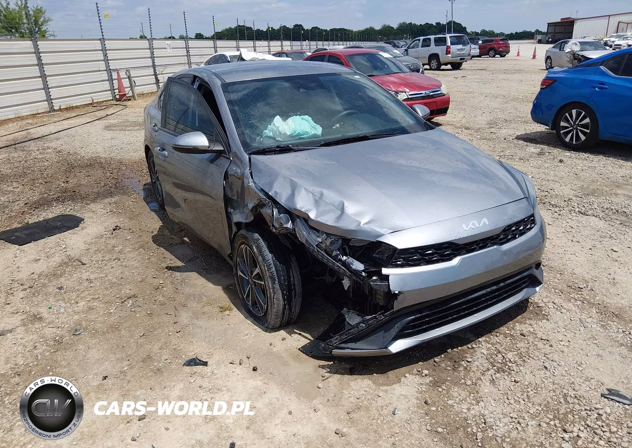 2023 Kia Forte Lxs – zdjęcie 1 z 16