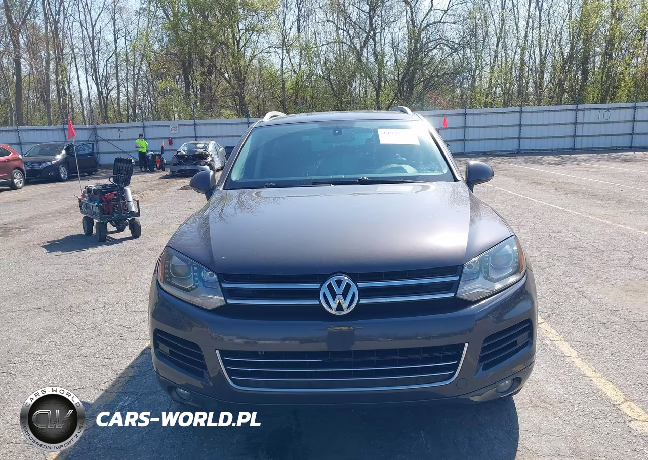 2012 Volkswagen Touareg Tdi Sport VIN:WVGFK9BP4CD004273 - 12