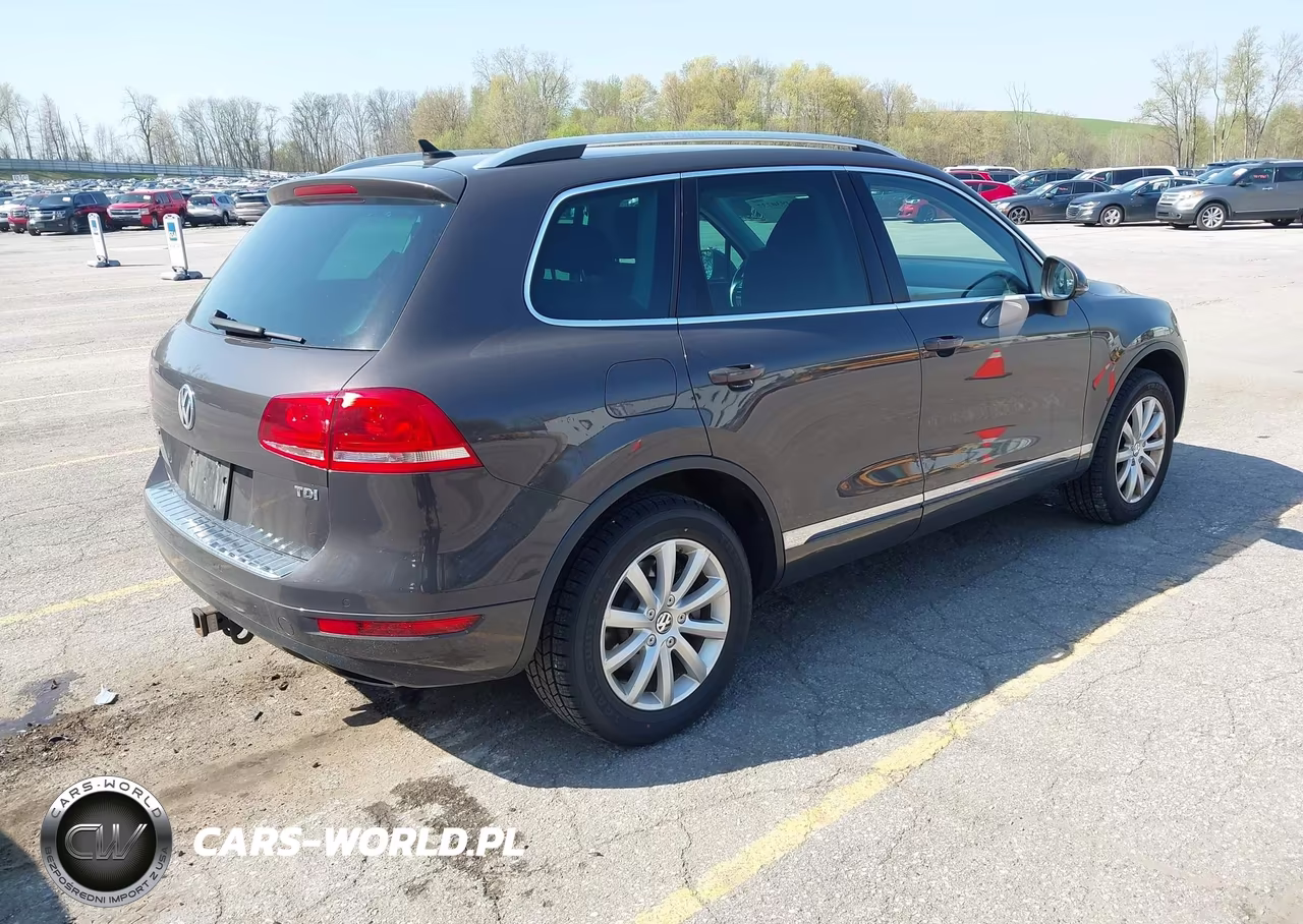 2012 Volkswagen Touareg Tdi Sport VIN:WVGFK9BP4CD004273 - 4